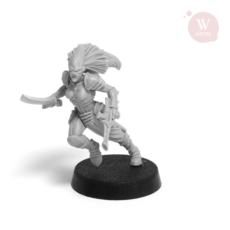 by W Artel 28mm wargaming and collectible miniatures Voidstalkers Squad 5 + Leader