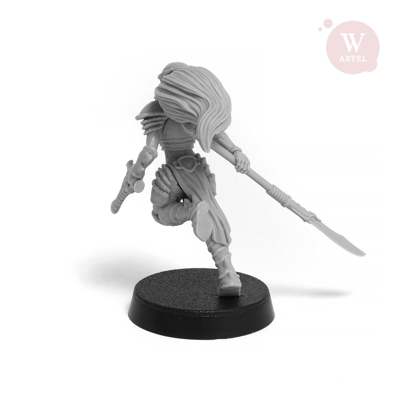 by W Artel 28mm wargaming and collectible miniatures Voidstalkers Squad 5 + Leader