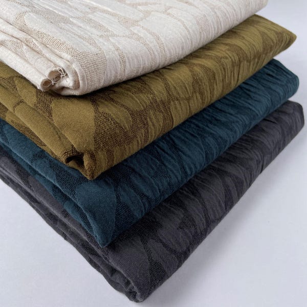 Tkanina żakardowa Weston Linen Cotton w czterech kolorach | Wygodna, teksturowana tkanina z abstrakcyjnym wzorem pociągnięć pędzla, idealna na odzież
