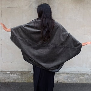 Style Arc による Salma Cocoon カーディガンの縫製パターン、米国サイズ 0 ～ 18、スタイリッシュでゆったりとしたオープンカーディガンラップ