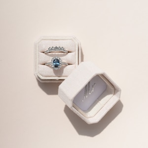 リネンリングボックス、結婚式用のミニマルなベージュリングボックス、パーソナライズされた婚約指輪ボックス、リングベアラーボックス