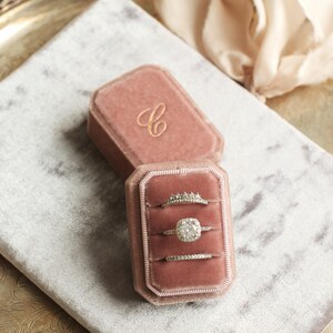 Three Ring Box for Wedding Ceremony, Mauve Velvet Ring Box 3 Slots ...