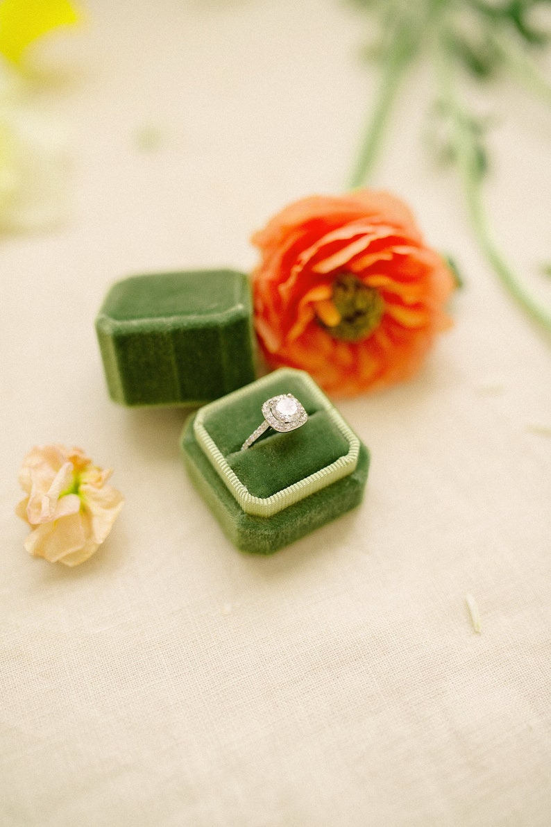 Velvet ring box, Green ring box for engagement image 1