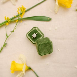 Green ring box for wedding ceremony