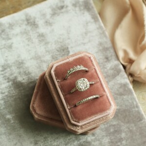 Three Ring Box for Wedding Ceremony, Mauve Velvet Ring Box 3 Slots ...