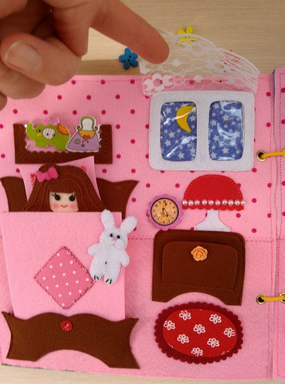 Dollhouse Quiet Book with felt doll. Handmade, Felt doll house for girls, 6  pages+ cover, 22 x 22 cm