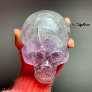 Scultura intagliata in cristallo di quarzo ametista con cranio / Intelletto cosmico, mente, saggezza, potere dominante / Essenza dell'oracolo dell'anima in ametista / Regalo di semi stellari