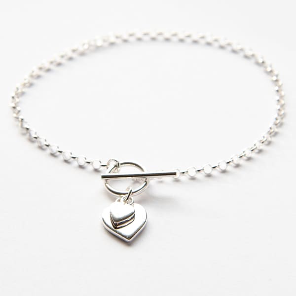Knebelarmband aus Sterlingsilber, Herzanhänger