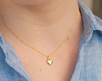 Gold Heart Necklace, heart Pendant Charm, Heart Choker, Sweetheart Necklace, Girl Fiancé gift, Christmas stocking