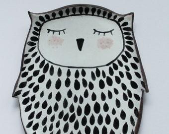 Handmade Ceramic Sleepy Owl Plate – Stoneware Ring Dish / Soap Dish / Spoon Rest