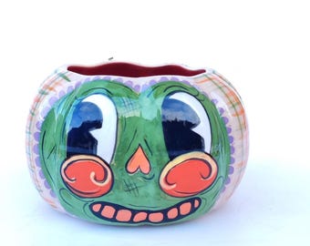 Handmade Pumpkin Bowl – Retro Cartoon Face – Whimsical Halloween Ceramic Dish – Artisan Pottery