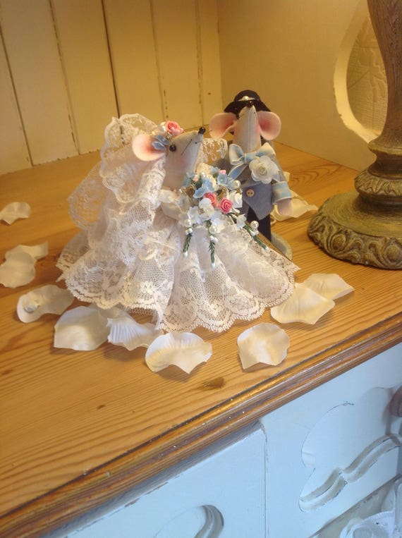 bride-and-groom-mice-wedding-cake-topper-hand-made-lots-of-etsy-uk