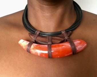 Kamea,Collar de resina,Collar naranja,collar de declaración,Collar hecho a mano,Collar tribal,Collar,Joyería,Accesorios