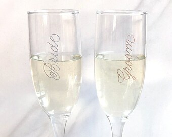 Set of 2 Bride & Groom Engraved Champagne Glasses Flute Glasses Wedding Day Toast Etched Champagne Glass Toasting Bride/Bride Groom/Groom