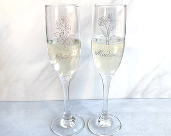 Personalized Birth Flower Champagne Glass Engraved Flute Glass Housewarming Gift New Home Custom Champagne Glass Christmas Gift Girlfriend