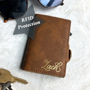 Cartera personalizada con tarjetero para hombre, cartera RFID personalizada, tarjetero de viaje, cartera triple, cartera fina de cuero