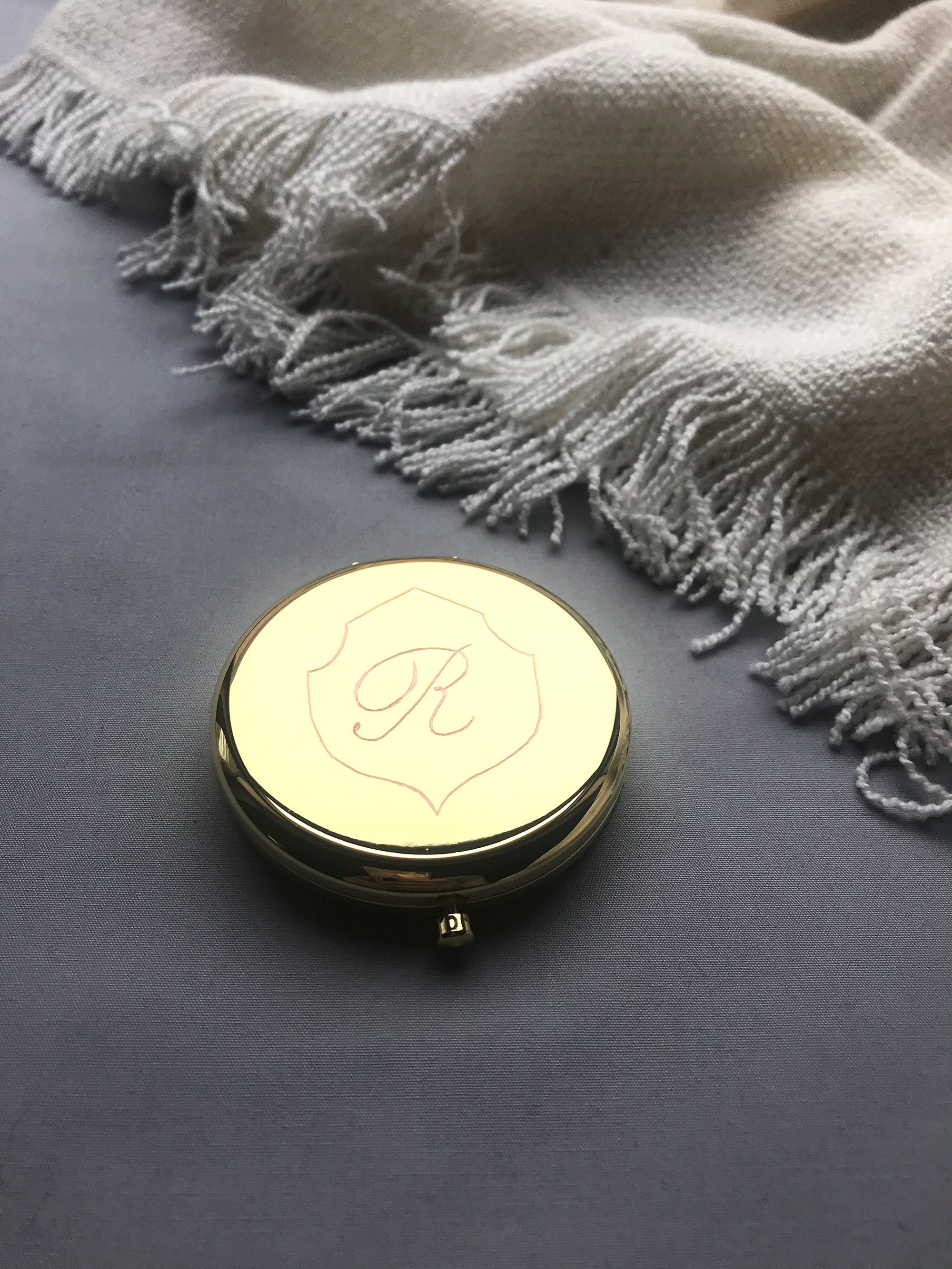 Initial Monogram Calligraphy Engraved Compact Mirror Gold Rose Gold B - Gift for Mom Best Friend Bridesmaids Bachelorette, Mother's Day Gift