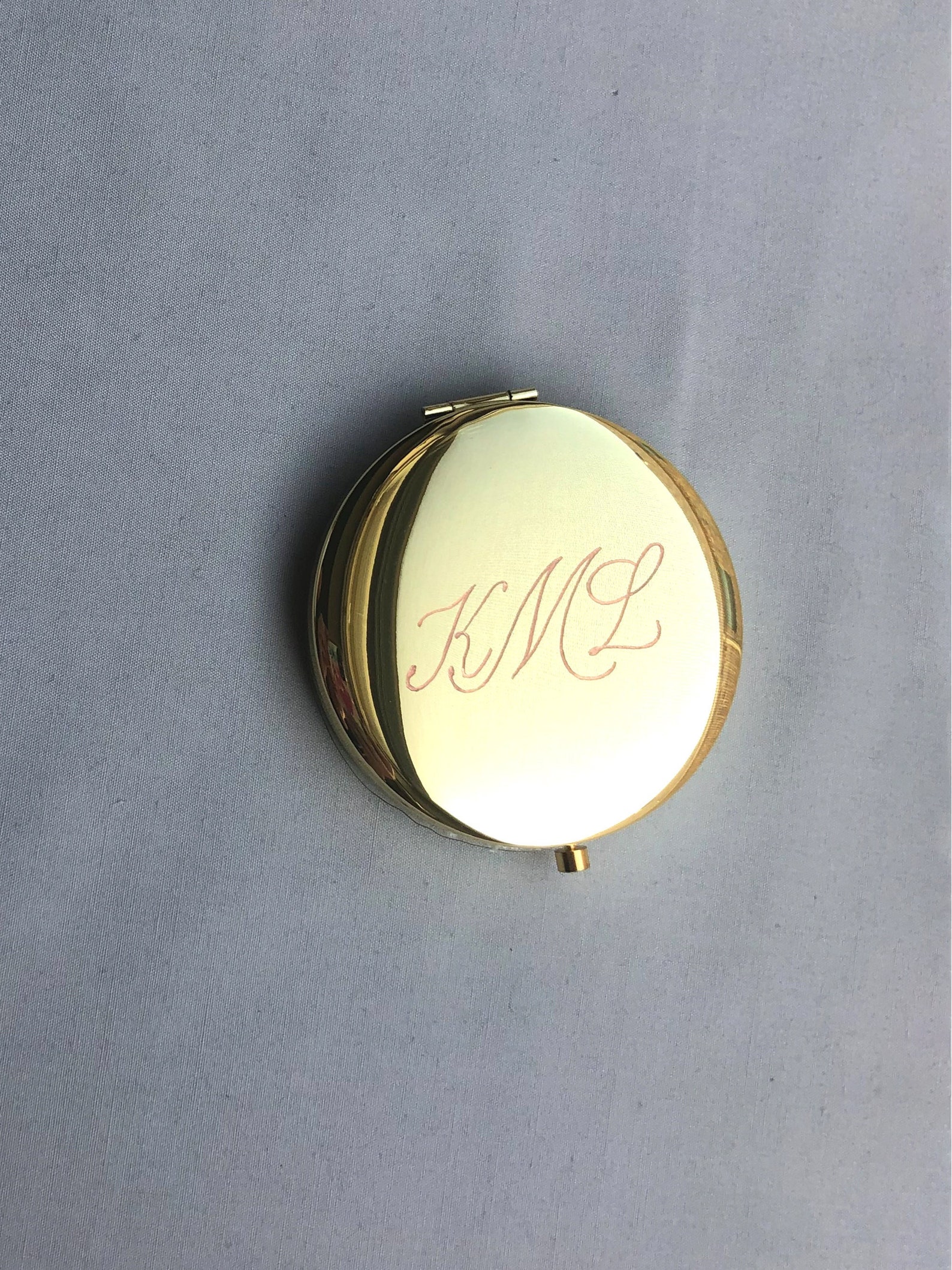 Engraved Compacts Calligraphy Monogram Engraved Compact Mirror Gold Rose Gold Black ...