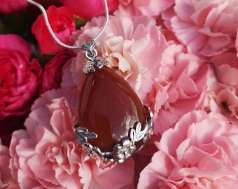 Confidence energy Red Agate crystal silver necklace