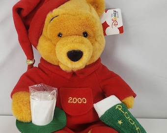 Peluche navideño vintage de Winnie the Pooh de Disney Store, 33 cm (13 pulgadas)