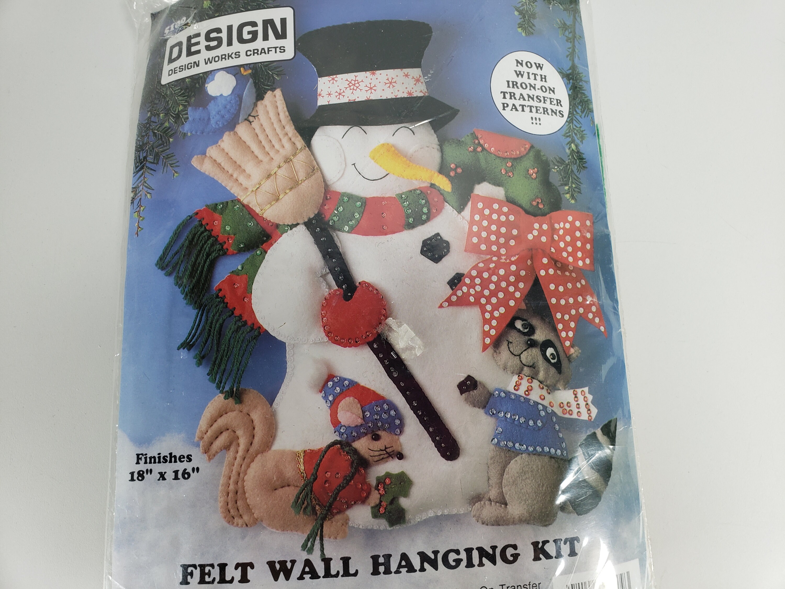 Vintage Design Works Crafts Felt Wall Hanging Kit 5109 Snowman