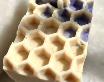 Relaxing Honey Lavender Cold Process Soap Bar / Lavender Soap / Honey Soap / Vegan Soap / Handmade Aromatic Lavender Soap Bar