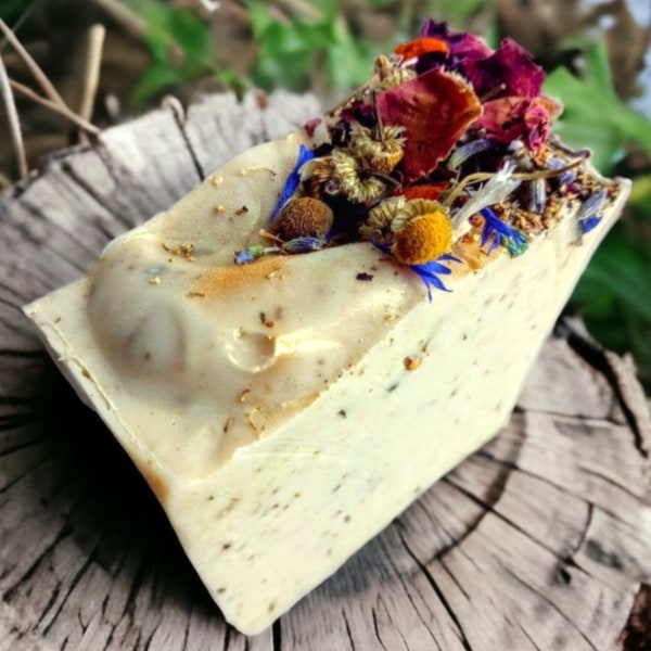 Pu-Yoni Purely Handmade Yoni Ol' Faithful Feminine Care Vegan Yoni Soap / 7 oz. Flowers / 4 oz. Blue Spirulina / Yoni Soap / Handmade Soap