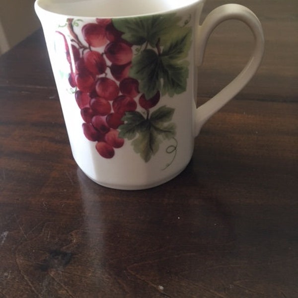 Vintage Grapes by Royal Doulton Mug