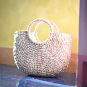 Kleine strozak crèmekleurige voering tas van geweven zeegras aan de bovenkant handgemaakte tas boho tas tas van stro afbeelding 6