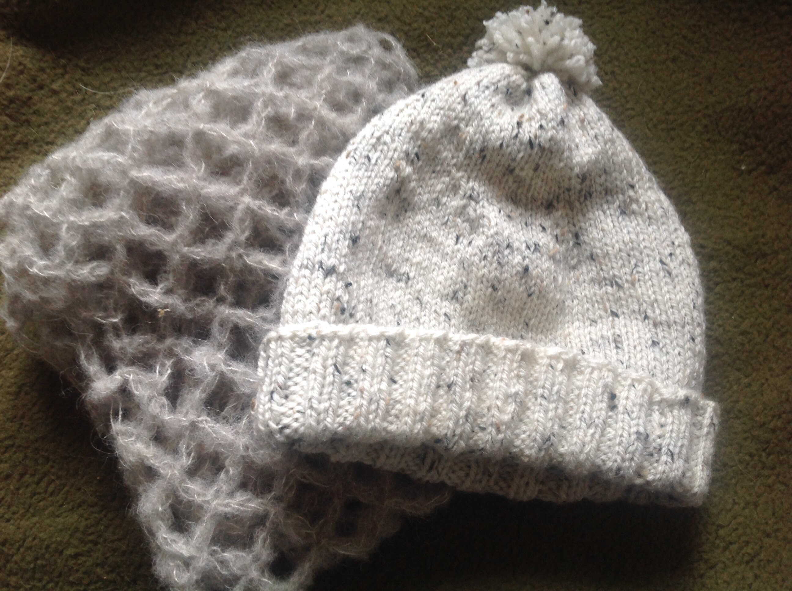 ladies bobble hat and scarf set