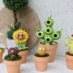 Miniature Garden in Clay : Plants vs Zombies Edition