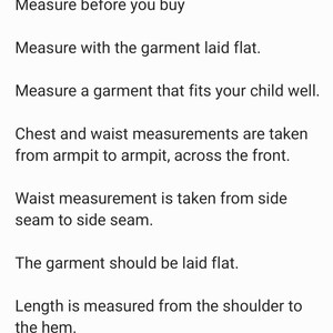 Puede incluir: Texto sobre fondo blanco que proporciona instrucciones para medir la ropa antes de comprarla. El texto incluye consejos sobre c&oacute;mo colocar la prenda plana, medir una prenda que le quede bien y puntos de medici&oacute;n espec&iacute;ficos como el pecho, la cintura y el largo.