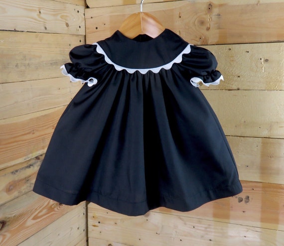 Black baby dress, toddler dress, black baby dress, special ocasión dress, Bishop baby dress by BubblesBabyClothing