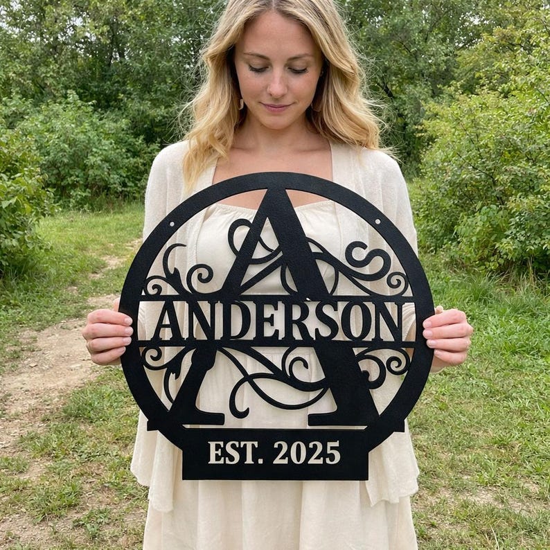 Round Personalized Metal Monogram Sign. Wedding Gift. Family Name Sign. Outdoor Name Sign. Last Name Sign. Metal Sign. Front Door Custom. afbeelding 2