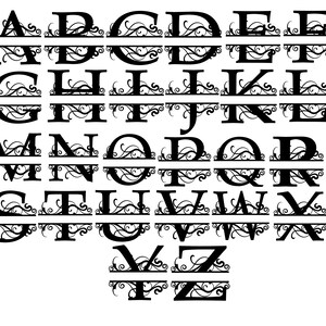 Op de afbeelding: Een zwart-wit alfabetlettertype met decoratieve versieringen. Elke letter is in twee&euml;n gesplitst met een decoratieve lijn en een versiering aan beide kanten. De letters zijn in hoofdletters.