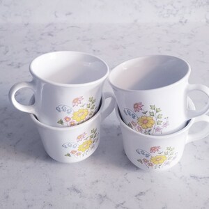 ヴィンテージ コレール ワイルドフラワー マグカップ：磁器製コーヒー