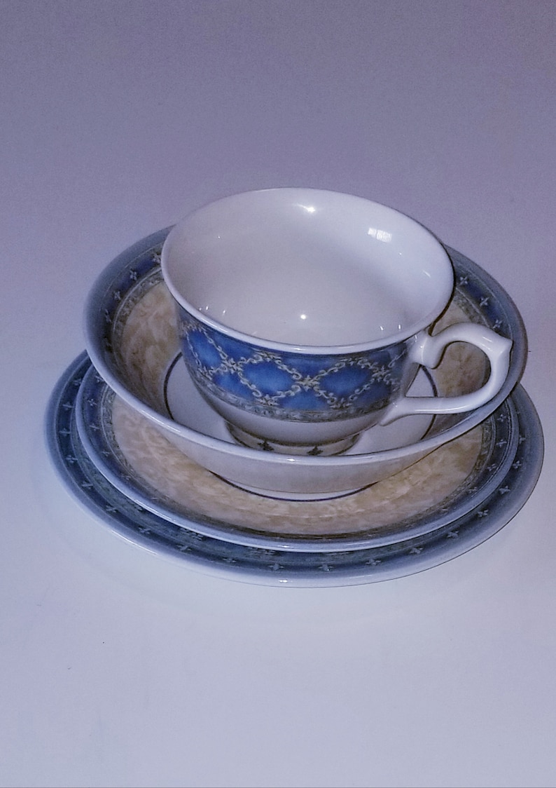 Soup Bowl Tea cup and Saucer- Stoneware-Dinnerware Set .Made in England. 1990s Vintage Churchill 4 pieces Dinnerset -Salad plate