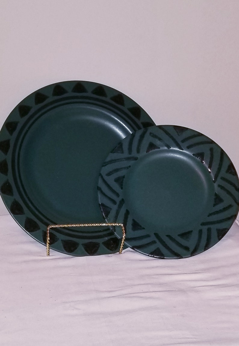 plates 1990s Vintage Dinner- plates and Salad plate -Stoneware- Ceramics-Serving -Dishes Pfaltzgraff Midnight Sun Dark green and Black