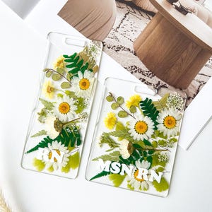 Custom Resin Daisies Badge buddy, Real Pressed Flower ID Tags gift for healthcare worker RN, bSN, cNO, MA gift badge backer gift for nurse