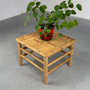 Vintage bamboo side table L - 90s lightweight wood coffee table