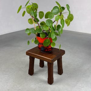 Vintage 1980s Solid oak side table - classic wood design