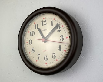 Vintage Philips HR5476 Quartz wall clock - retro brown round clock - Dutch design