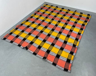 Vintage 1 person woolen plaid, retro blanket 50&#39;s/60&#39;s