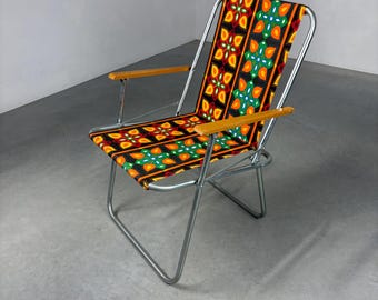 Silla plegable vintage - silla de camping de metal, tela y madera - silla de picnic con coloridos motivos retro - muebles de jardín de los años 80
