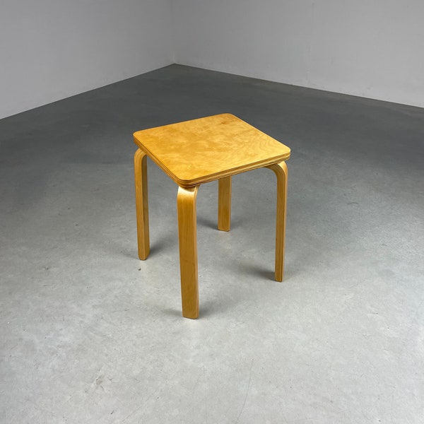 Tabouret / table en contreplaqué vintage des années 60/70 - Design scandinave - bouleau courbé - Tabouret carré en bois des années 1970