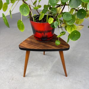 Midcentury site table - Tripod - vintage 1950s / 1960s plant stand wood veneer
