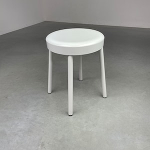 Banqueta Carrara Mata - cadeira vintage italiana de design da era espacial - arte pop branca moderna