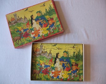 Vintage Wooden Puzzle ~ Snow-White ~ Fairy tale