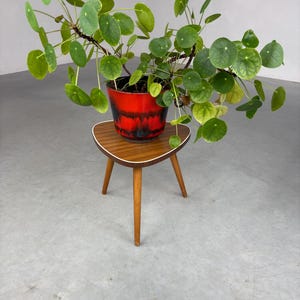 Vintage tripod plant stand 1950s / 1960s wood Formica side table - mid century design