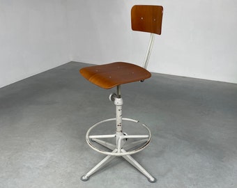 Vintage 70s workshop chair designed by Friso Kramer - Ahrend de Cirkel - metal plywood Dutch design stool